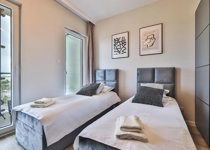 Kasprzaka 29 Z Garazem By Perfect 1419 *