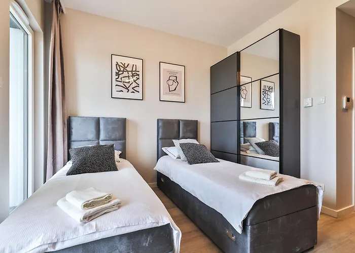 Kasprzaka 29 Z Garazem By Perfect 1419 *